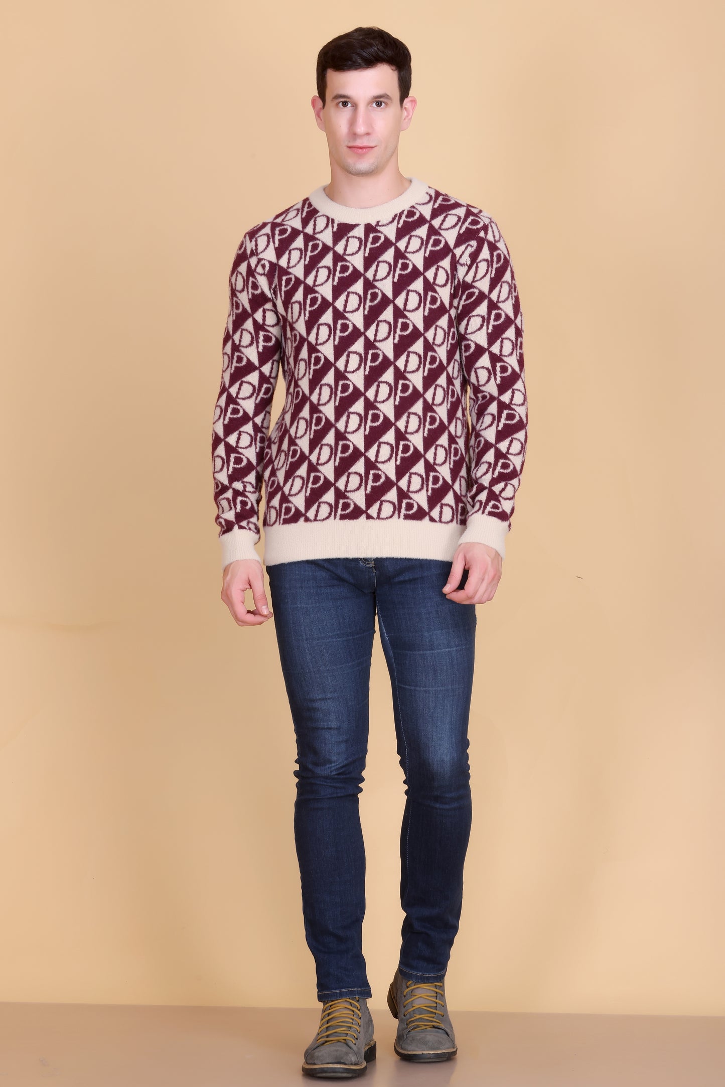 Round neck men sweater
