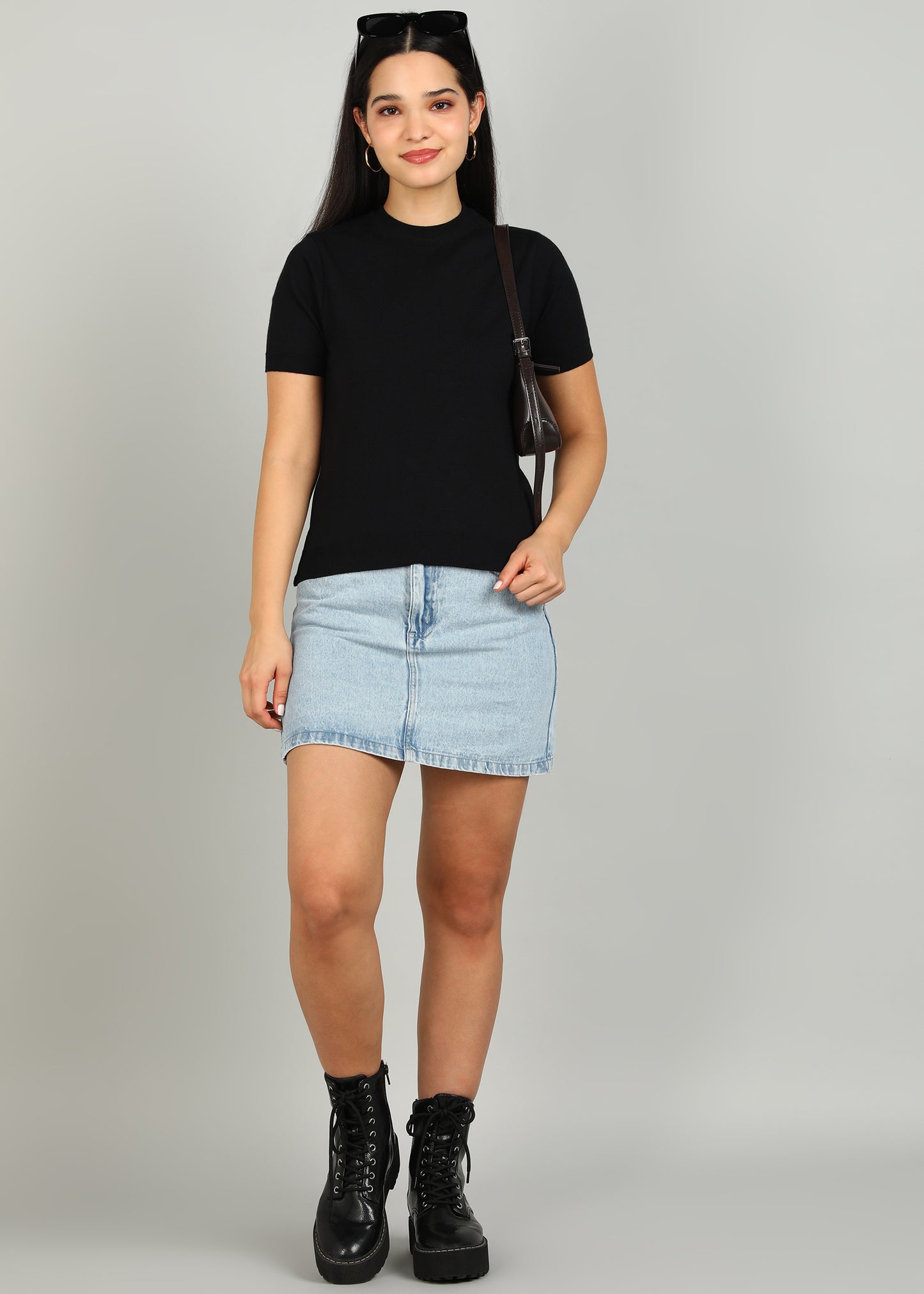 Women Solid Color Round Neck Half Sleeve Viscose T-Shirt Black