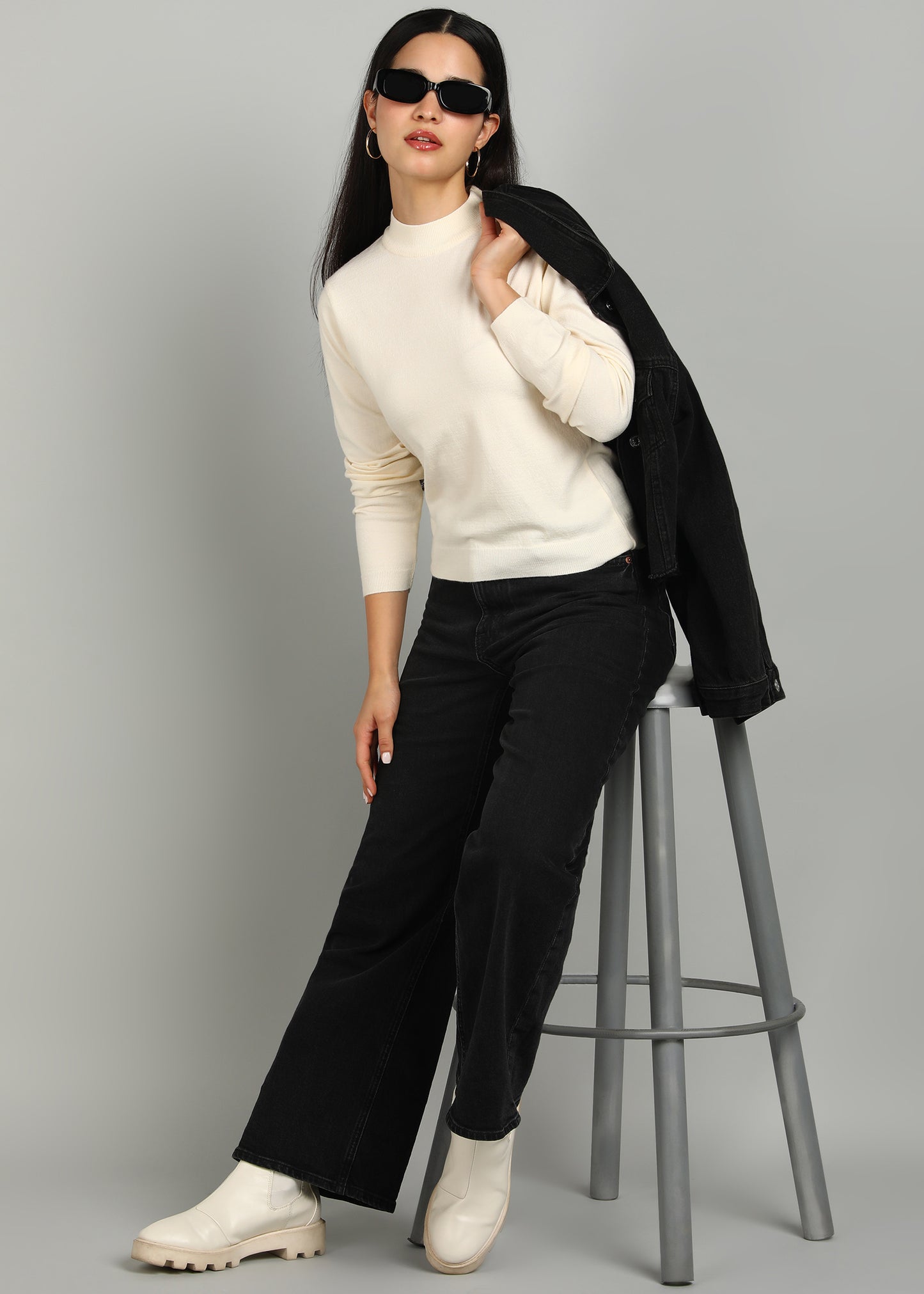 Women Solid Color Round Neck Viscose T-Shirt Off white