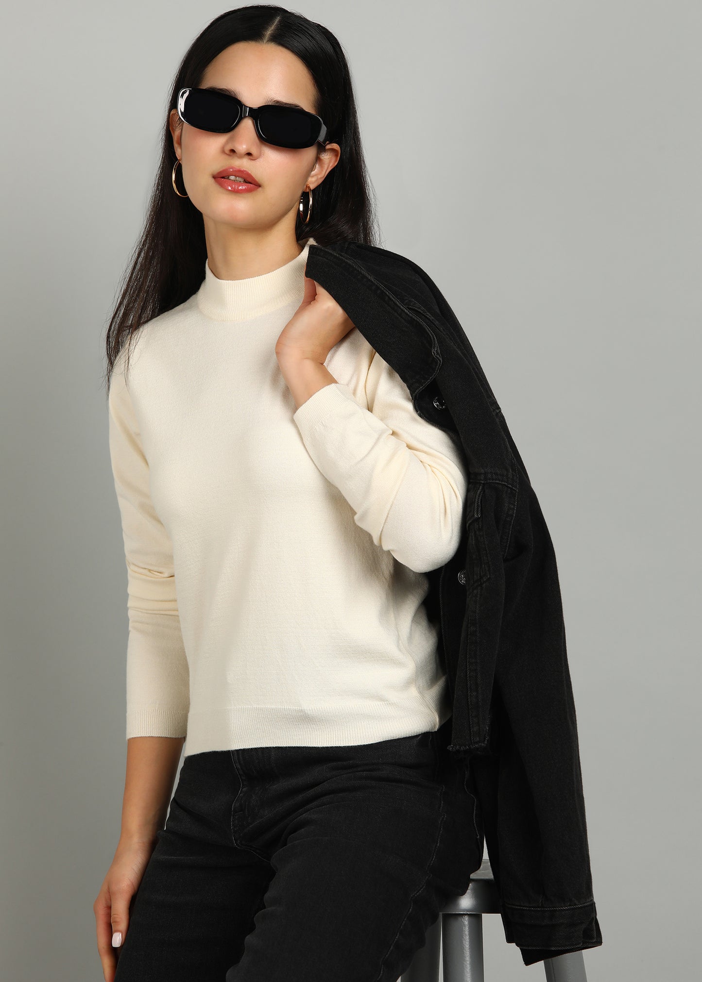 Women Solid Color Round Neck Viscose T-Shirt Off white
