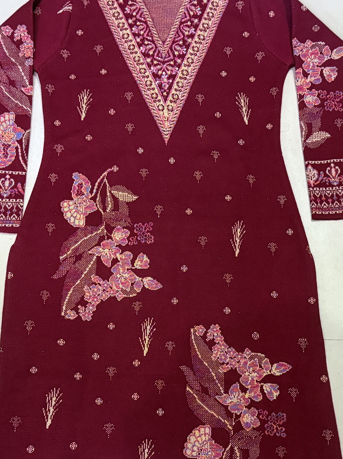 Embroidered wool blends for winter wear Straight-fit kurta with trousers and a dupatta (shawl) Black (Copy)