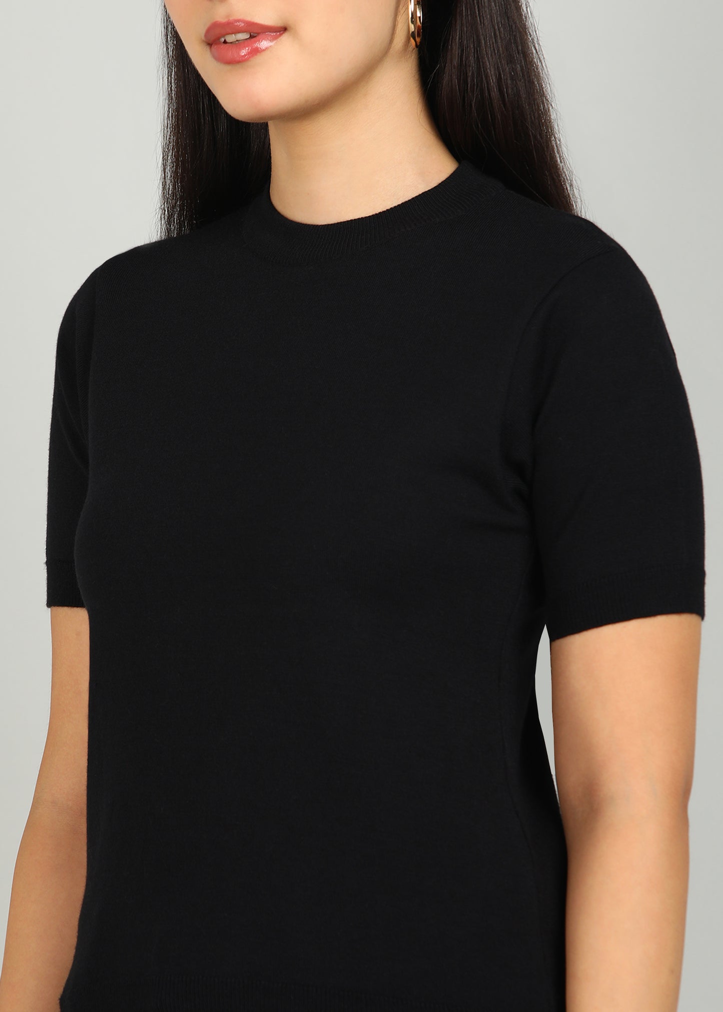 Women Solid Color Round Neck Half Sleeve Viscose T-Shirt Black