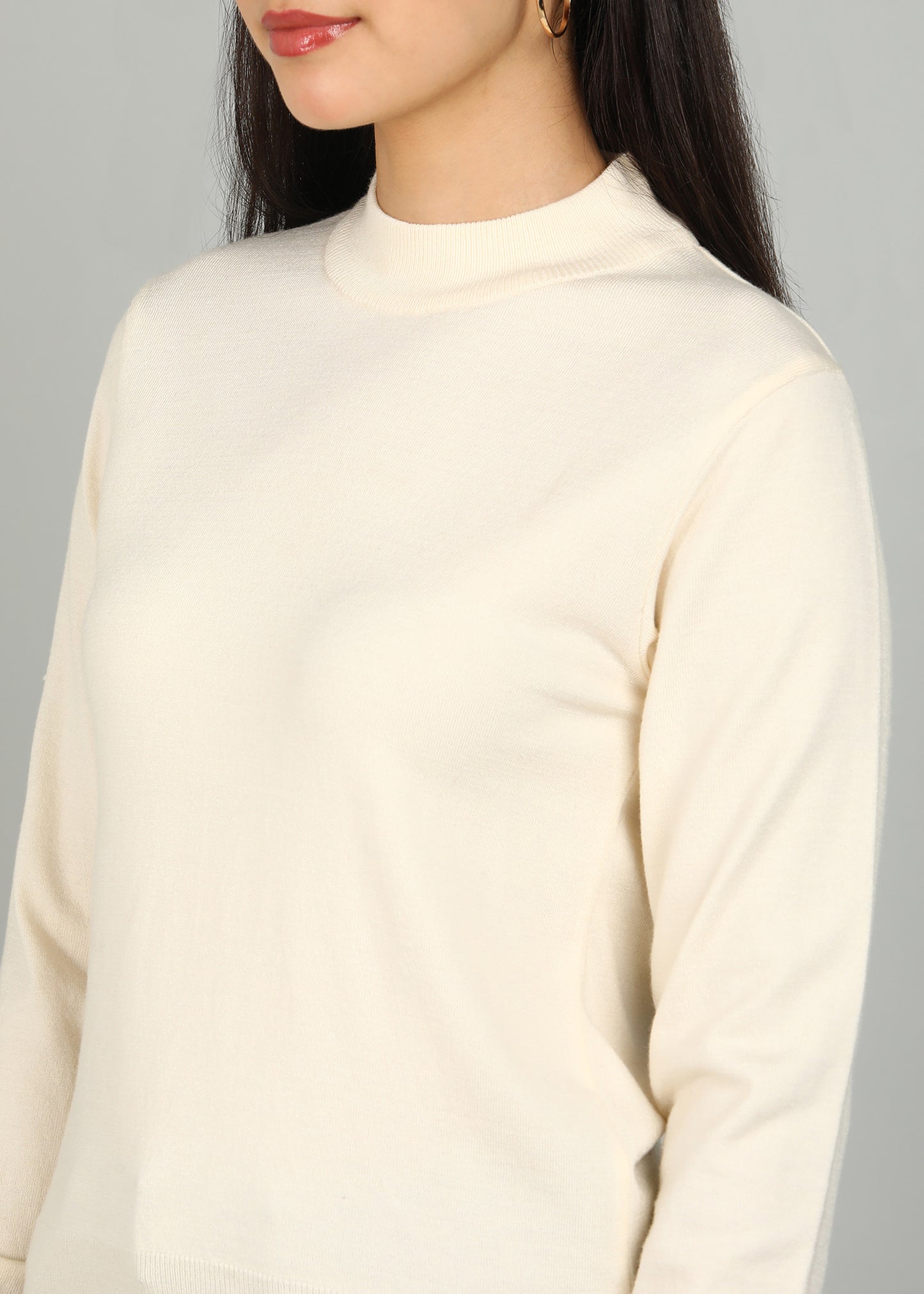 Women Solid Color Round Neck Viscose T-Shirt Off white