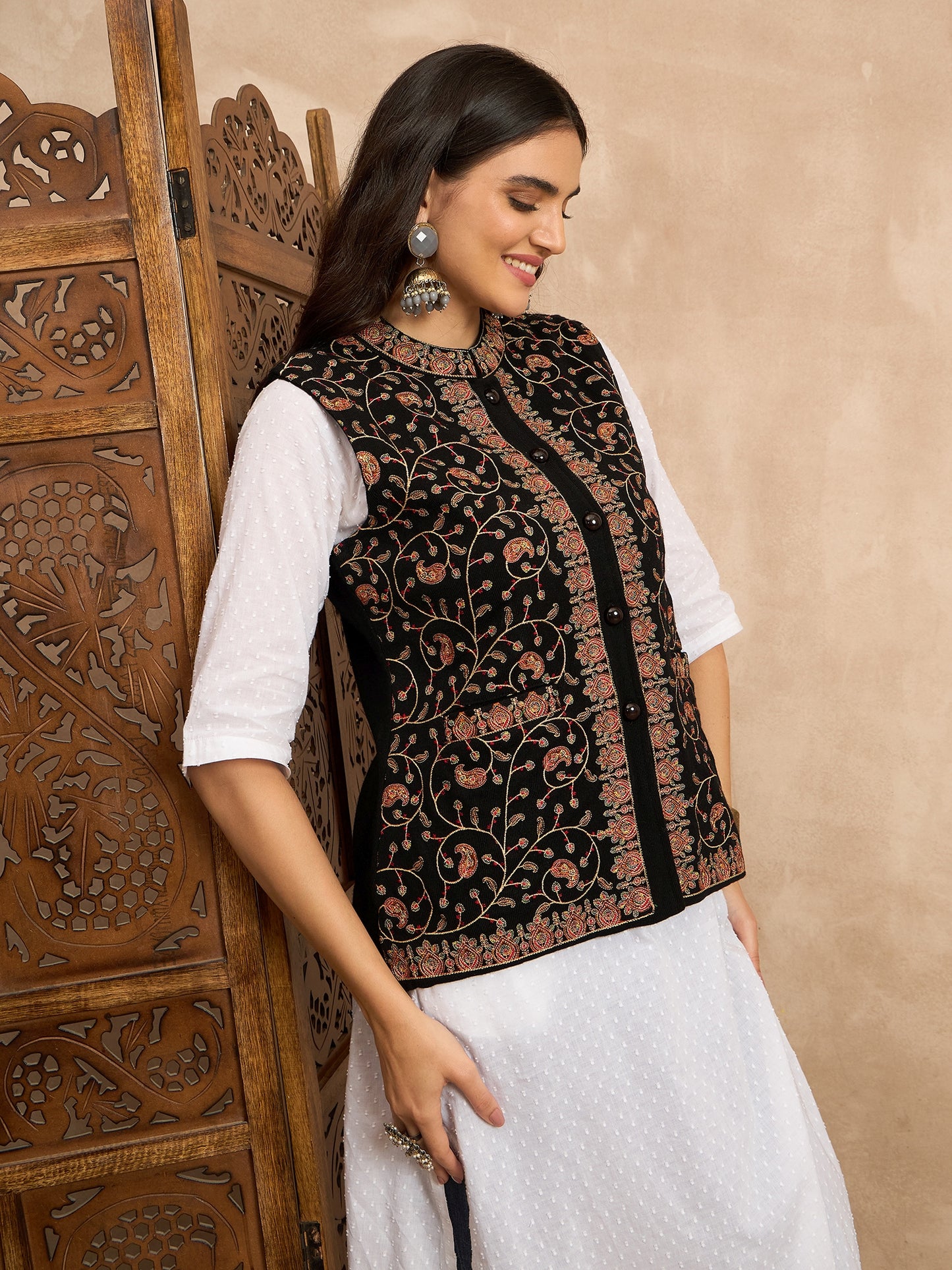 CLAPTON EMBROIDERY SLEEVELESS BLACK BLAZER FOR WOMEN