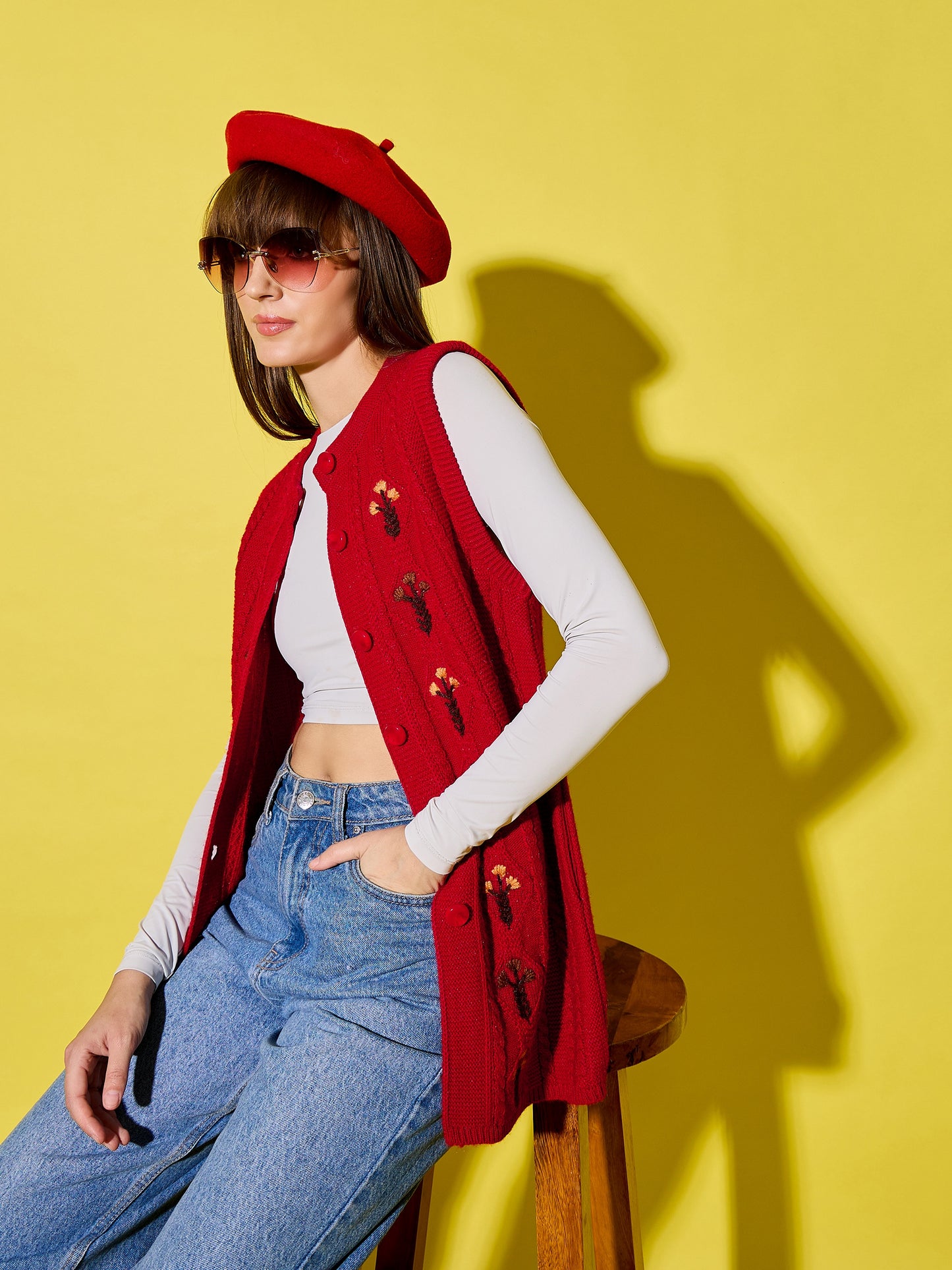 Embroidery Woolen Sleeveless Cardigan