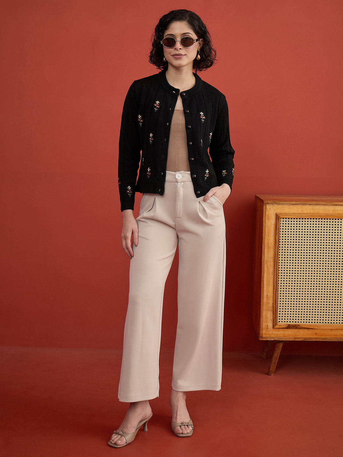 CLAPTON Women's BLACK Floral Embroidered Cable Knit Cardigan