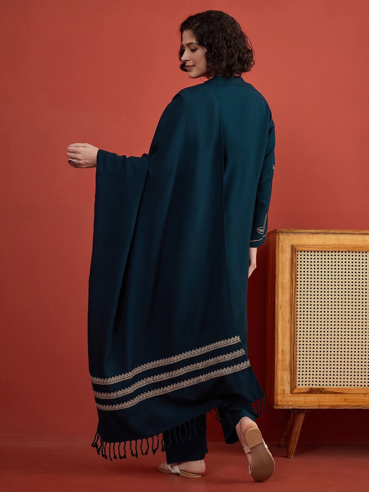 CLAPTON Peacock Floral & Motif Embroidered Mandarin Collar Woolen Kurta with Trousers & Dupatta/Shawl Set (Copy) (Copy)