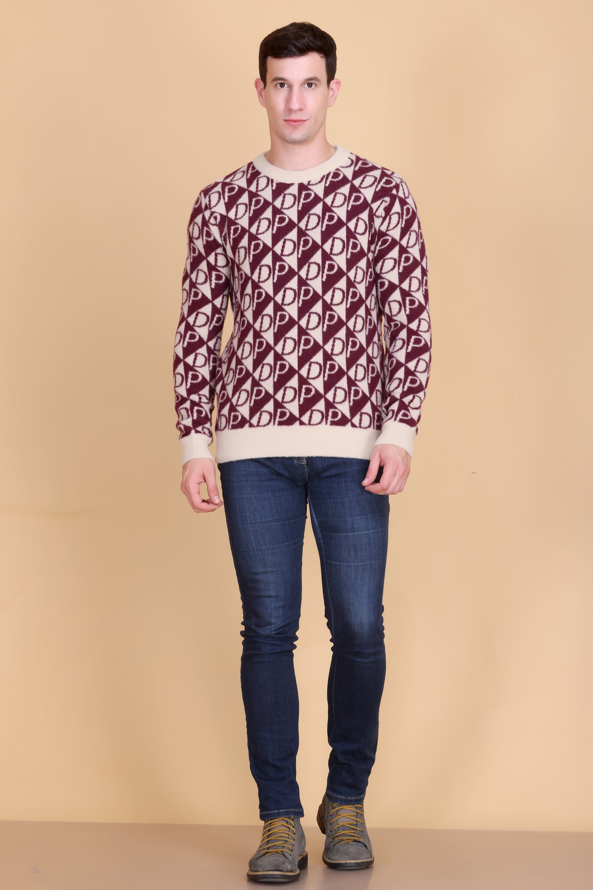 Round neck men sweater