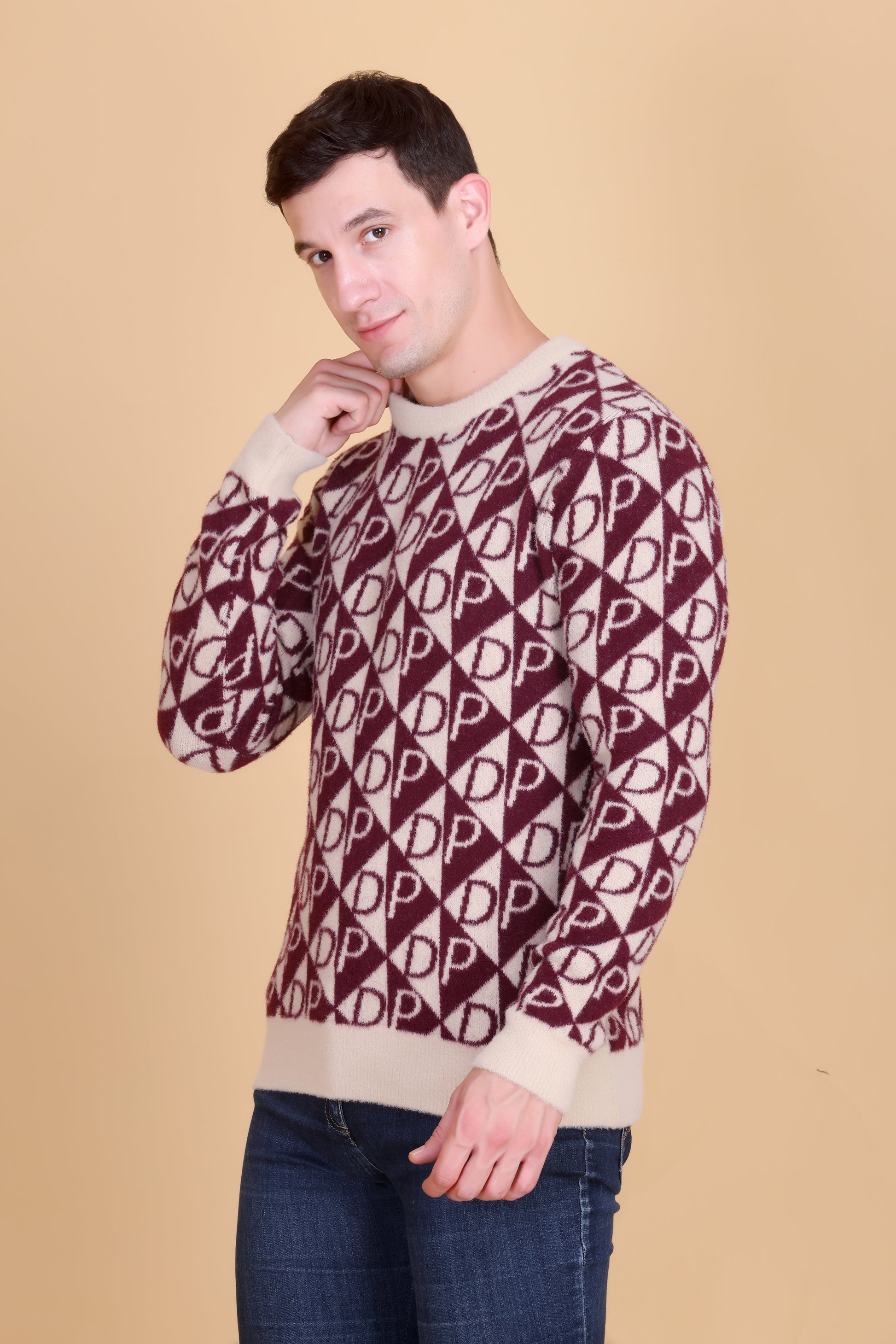 Round neck men sweater
