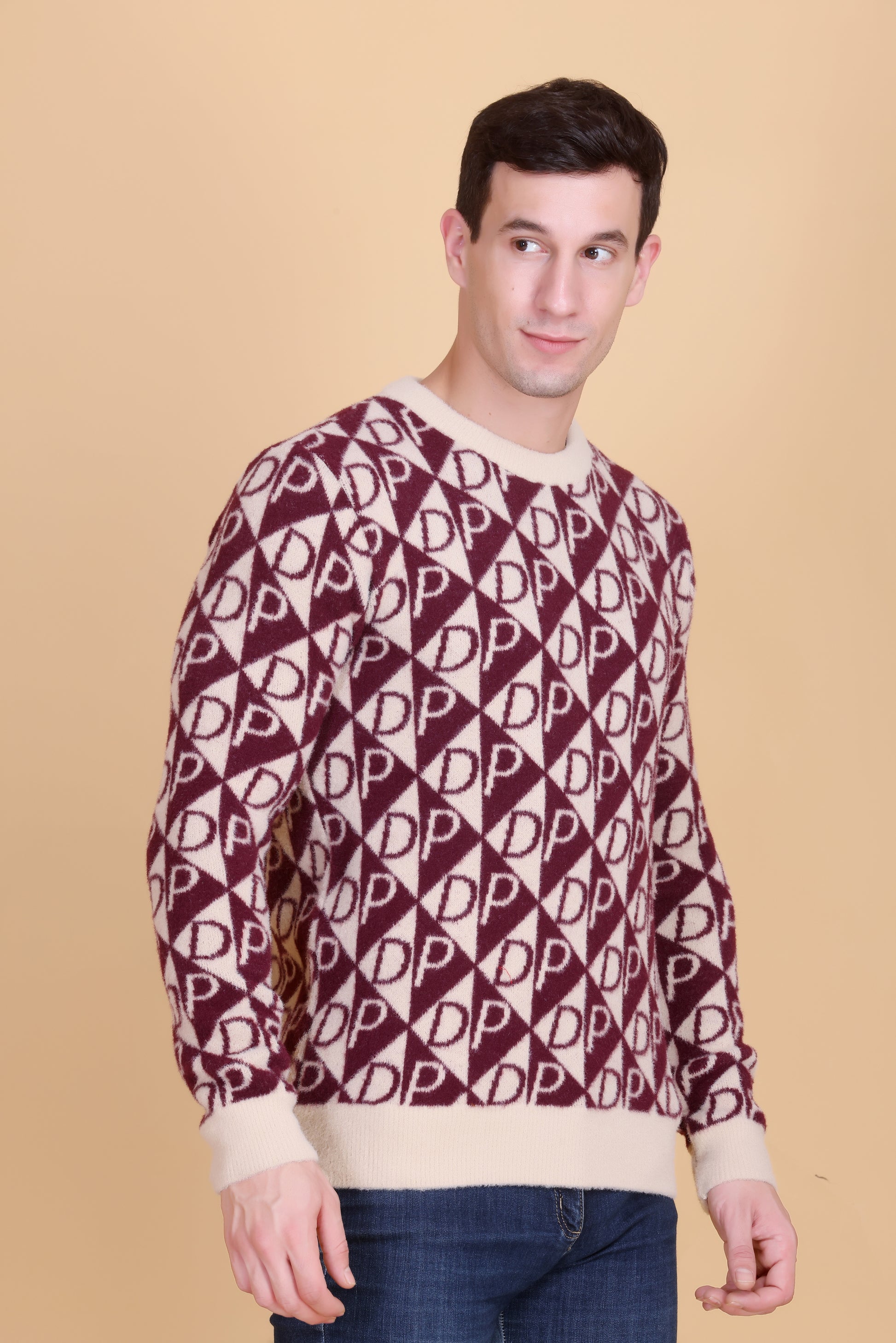 Round neck men sweater