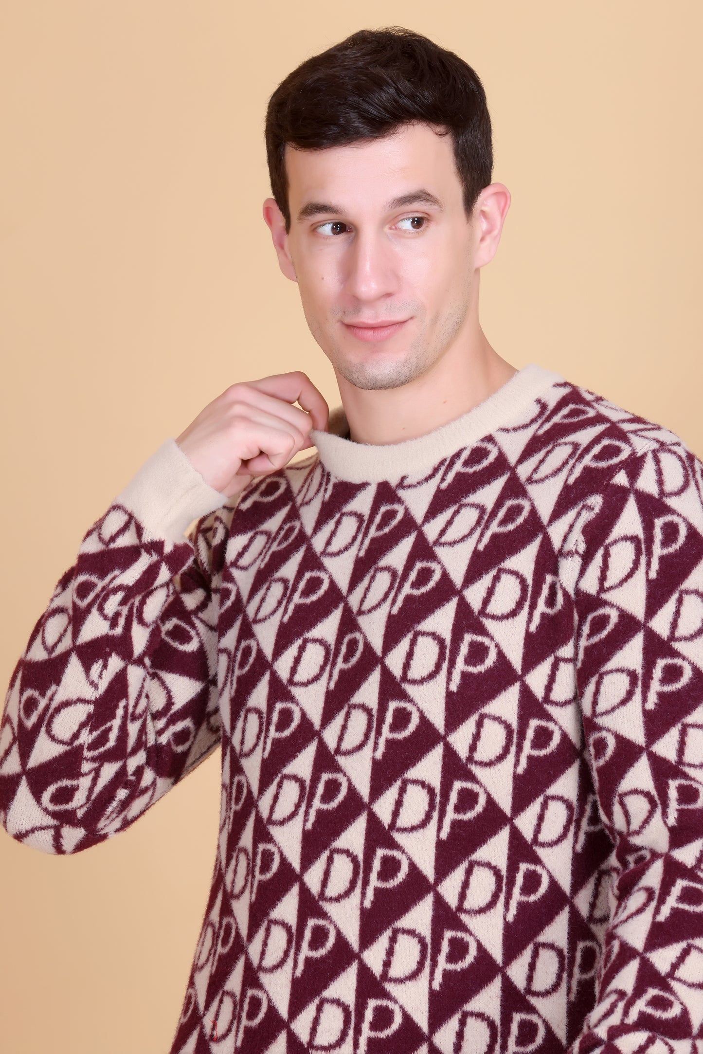 Round neck men sweater