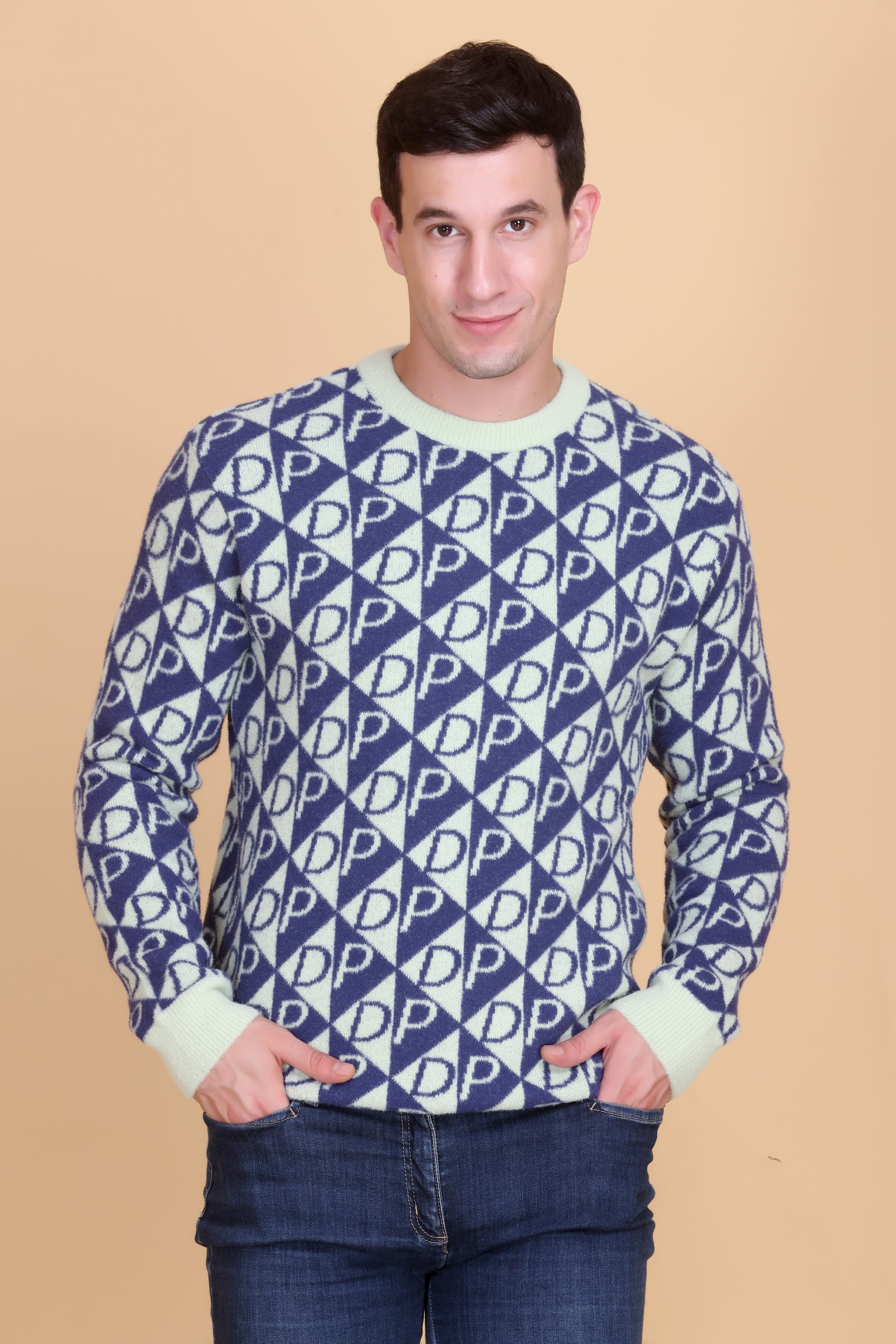 Round neck men sweater