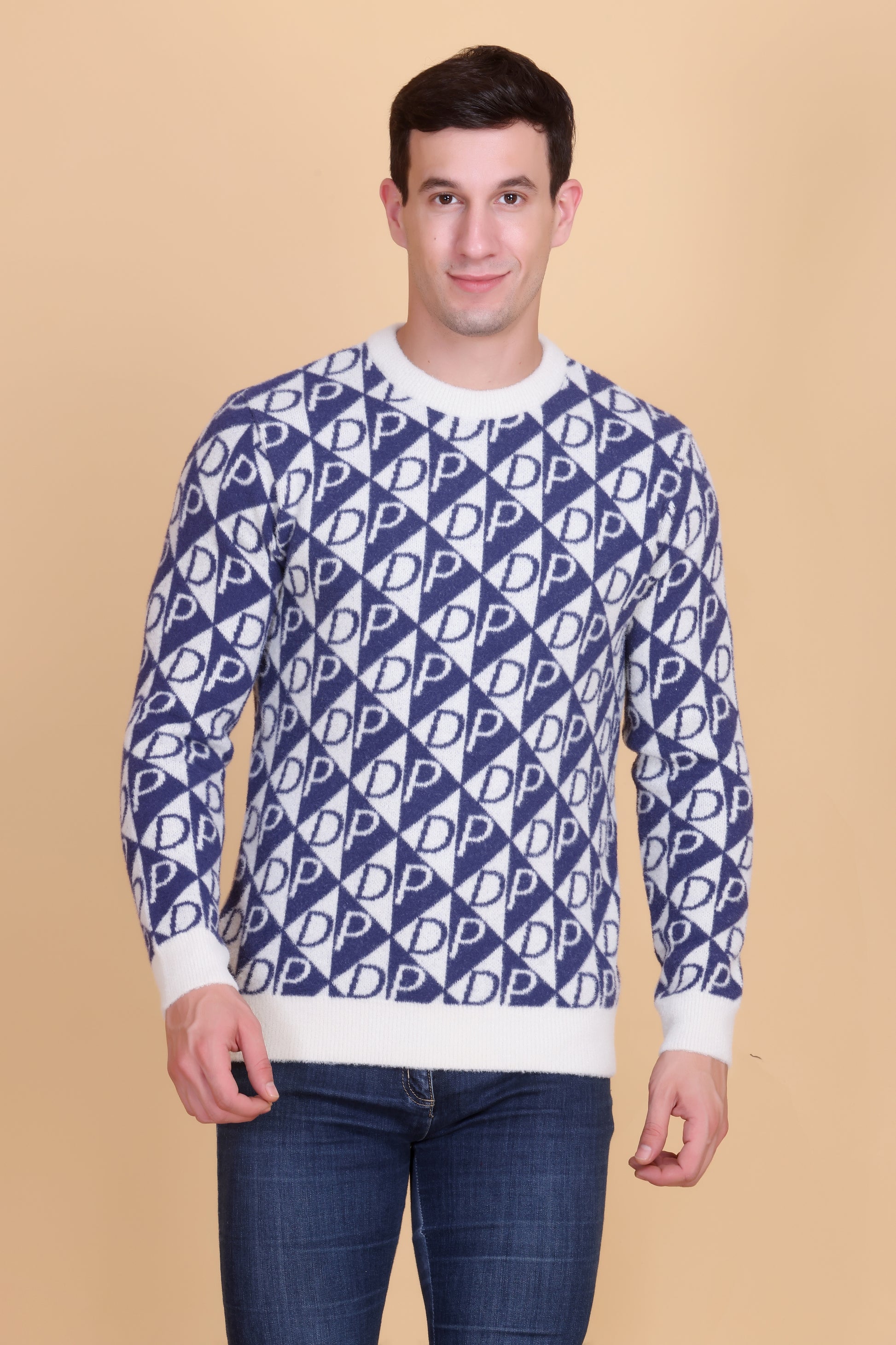 Round neck men sweater