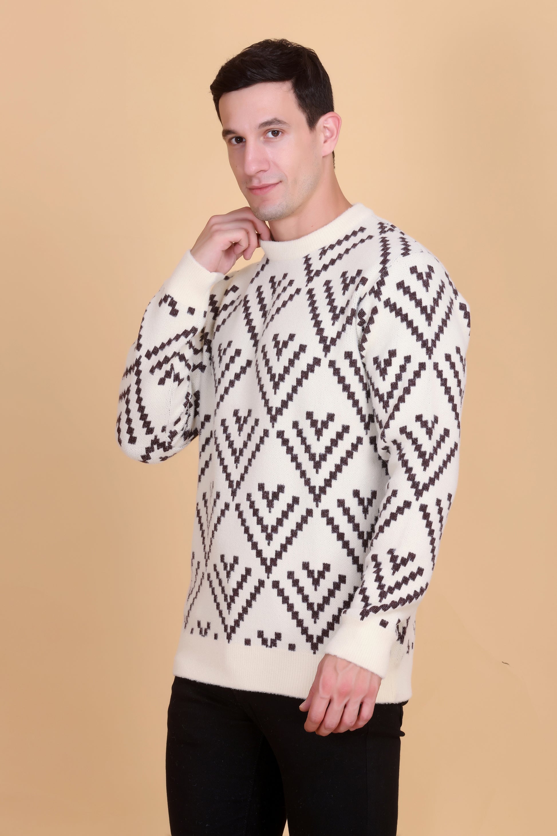 Round neck men sweater