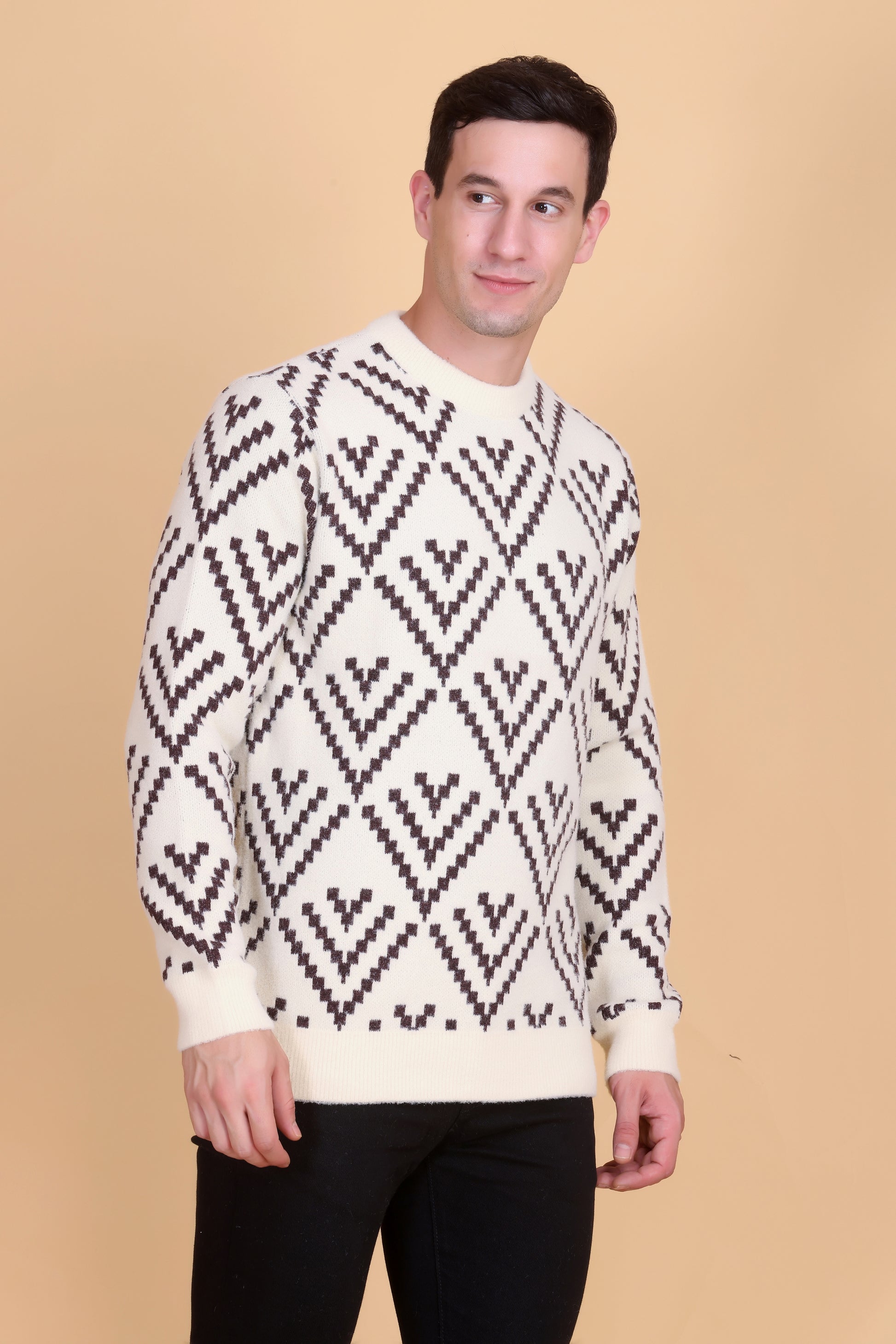 Round neck men sweater