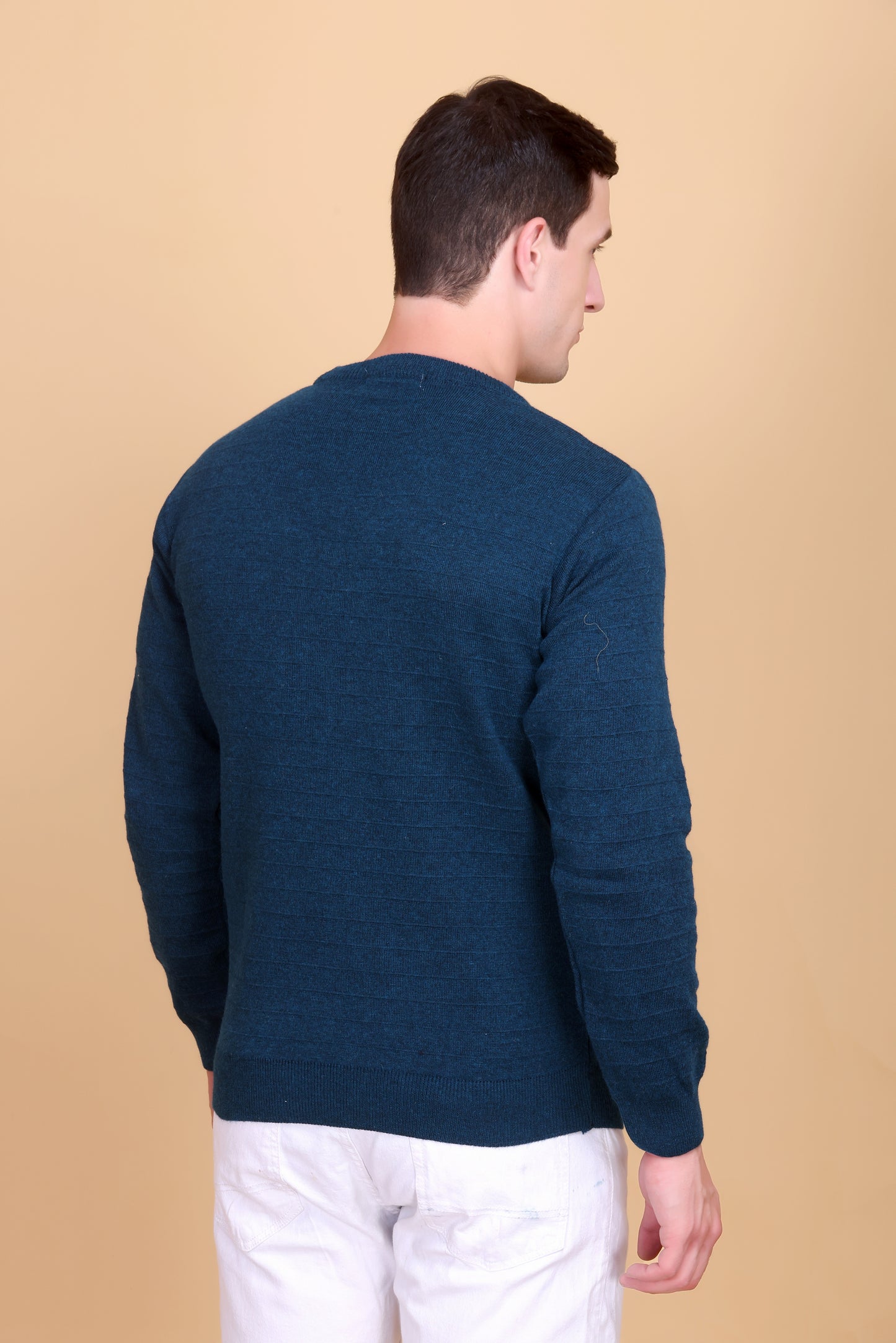Round neck men sweater