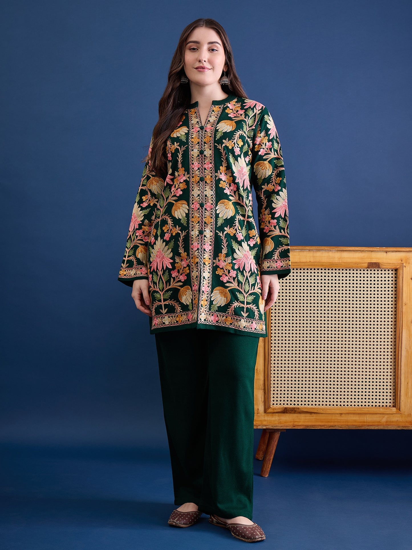 Women’S Embroidered Woolen Kurta With Straight-Fit Pants Co-Set Green
