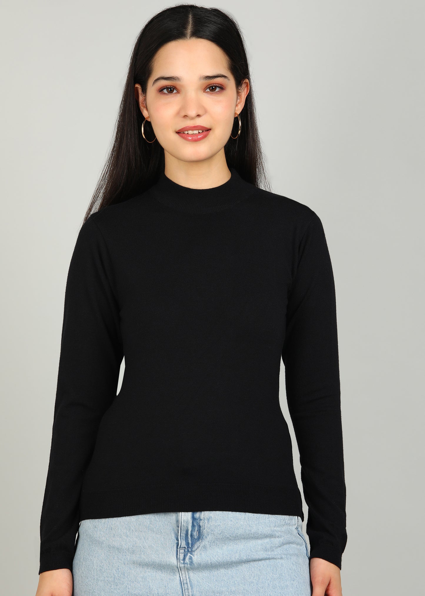 Women Solid Color Round Neck Viscose T-Shirt Black
