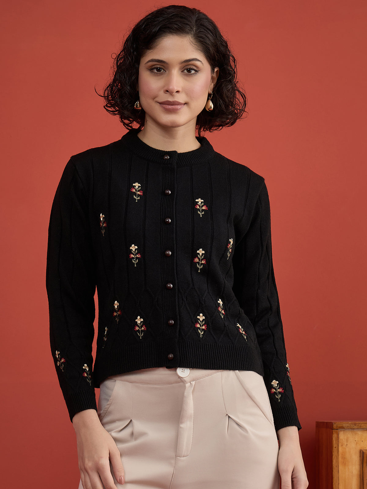 CLAPTON Women's BLACK Floral Embroidered Cable Knit Cardigan
