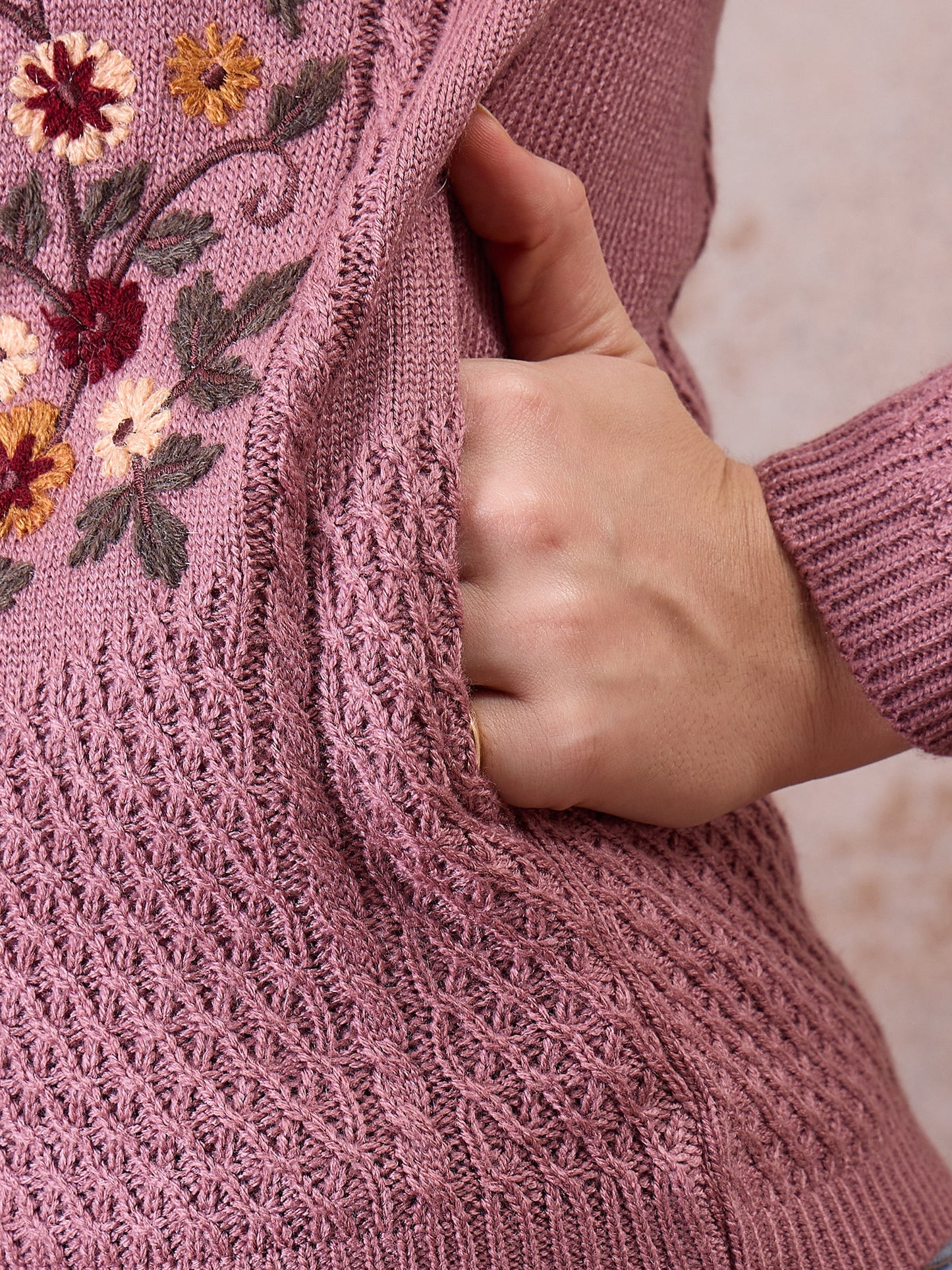 Women’s Floral Embroidered Button-Front Knit Cardigan Peach