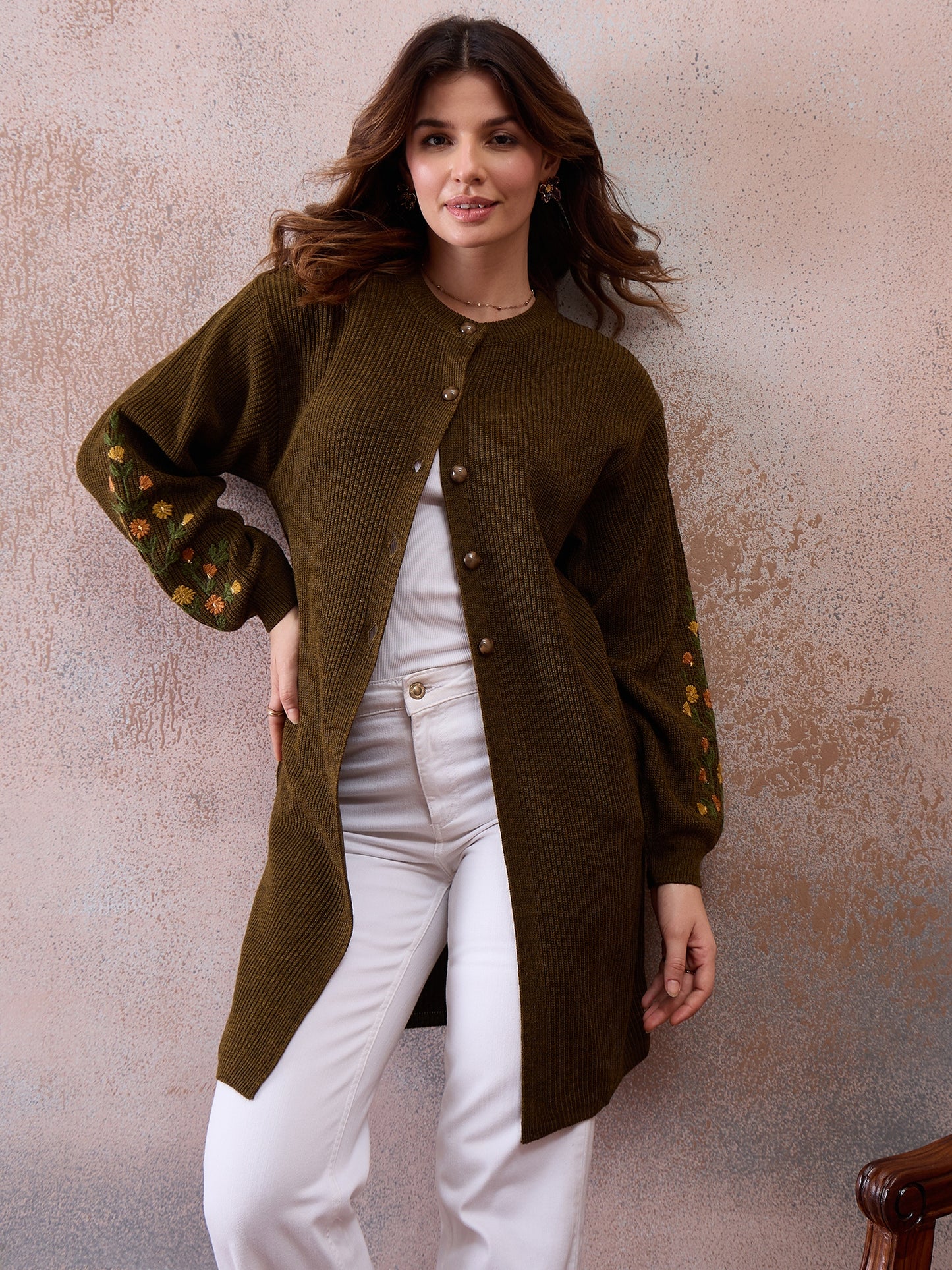 Women’s Longline Ribbed Knit Cardigan with Embroidered Sleeves – MEHNDI