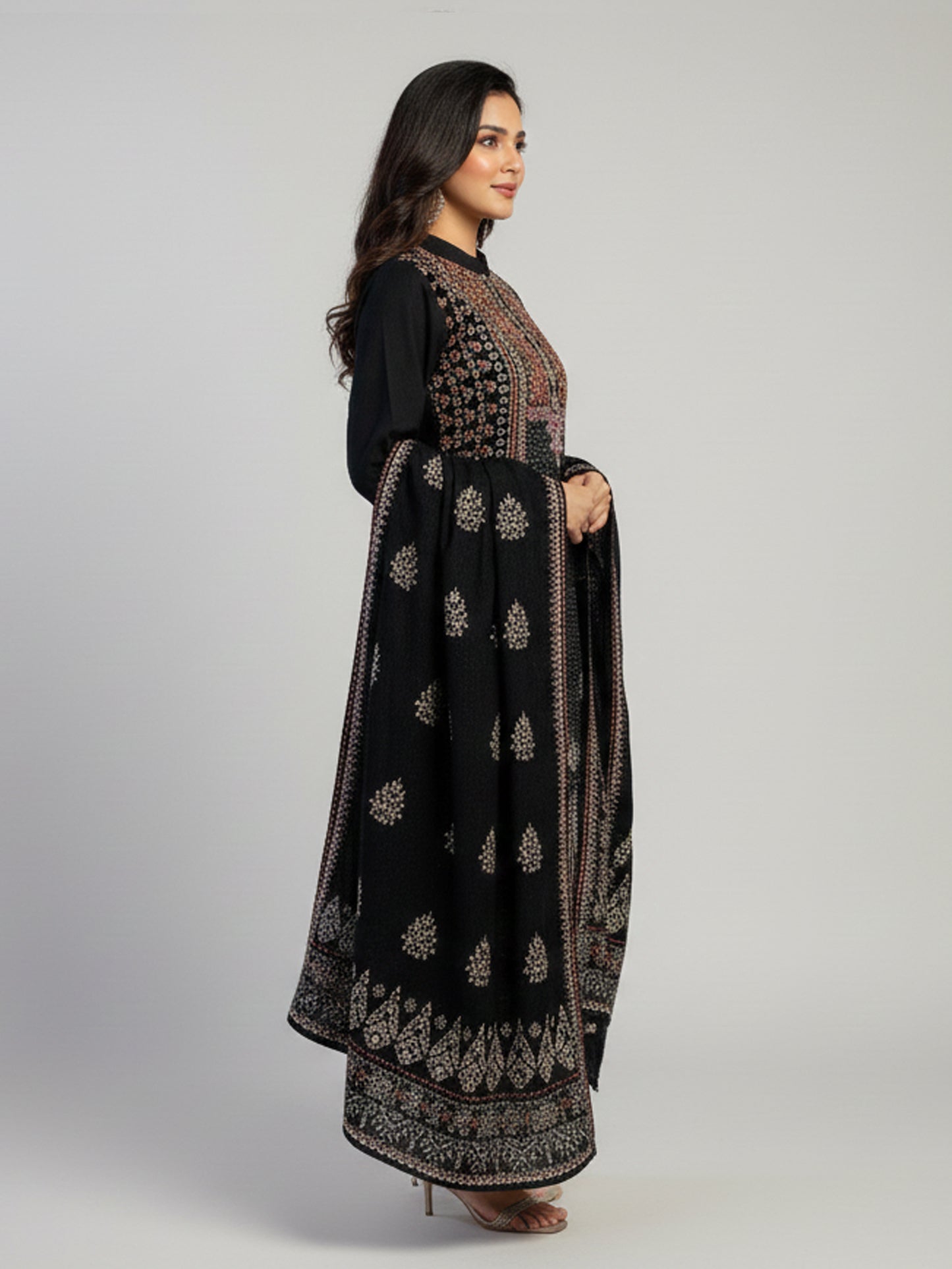 Embroidered wool blends for winter wear Straight-fit kurta with trousers and a dupatta (shawl) Black