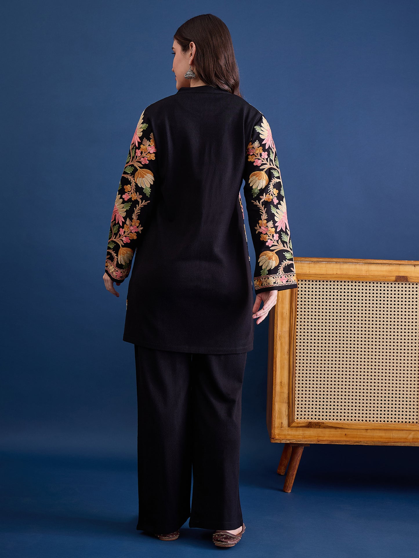 Women’S Embroidered Woolen Kurta With Straight-Fit Pants Co-Set Black