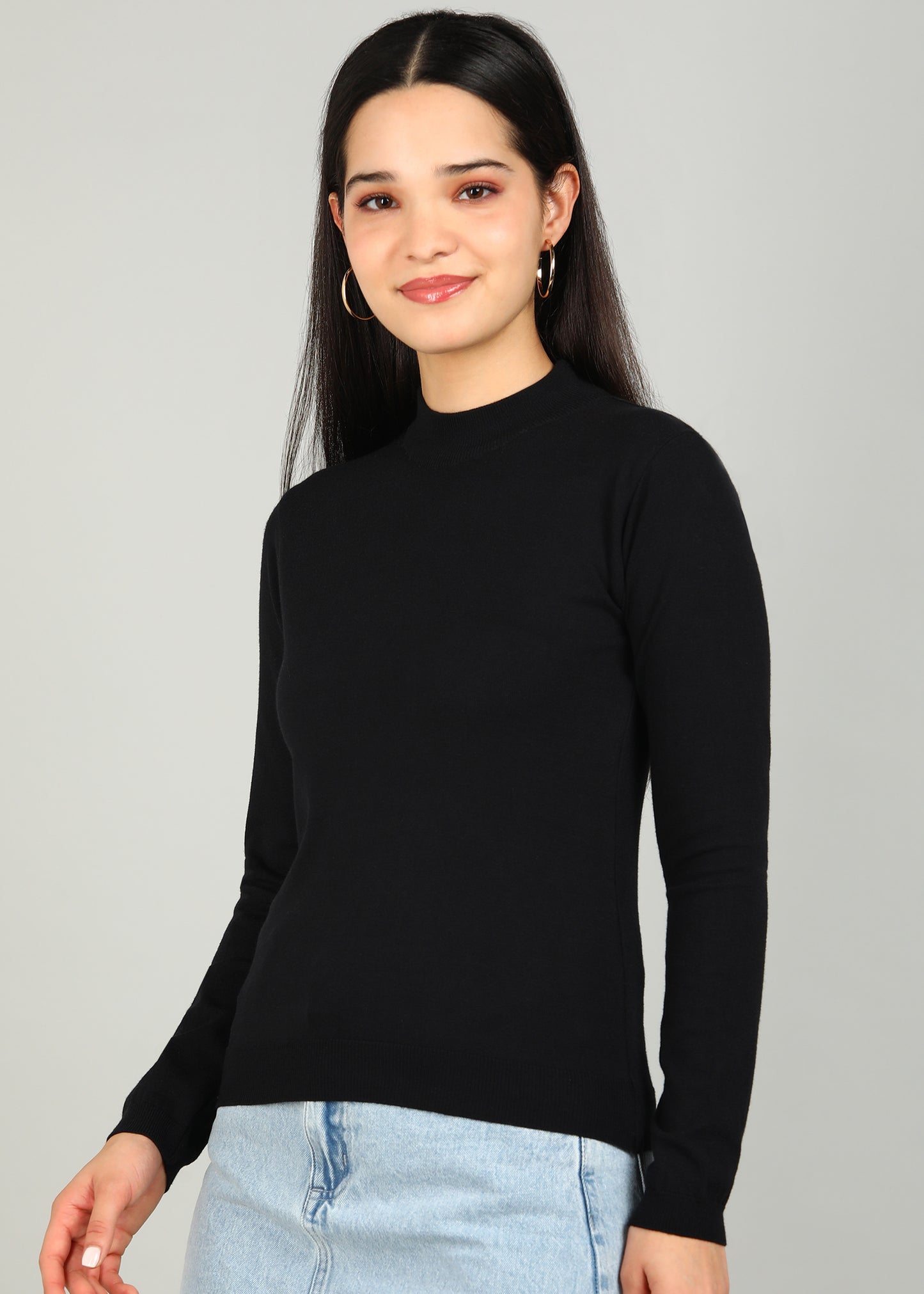 Women Solid Color Round Neck Viscose T-Shirt Black