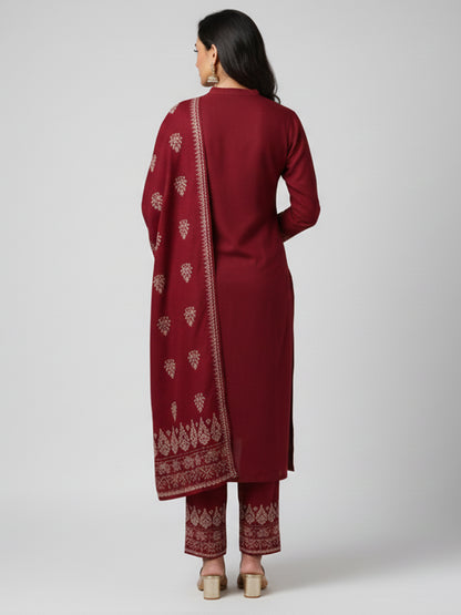 Embroidered wool blends for winter wear Straight-fit kurta with trousers and a dupatta (shawl) red