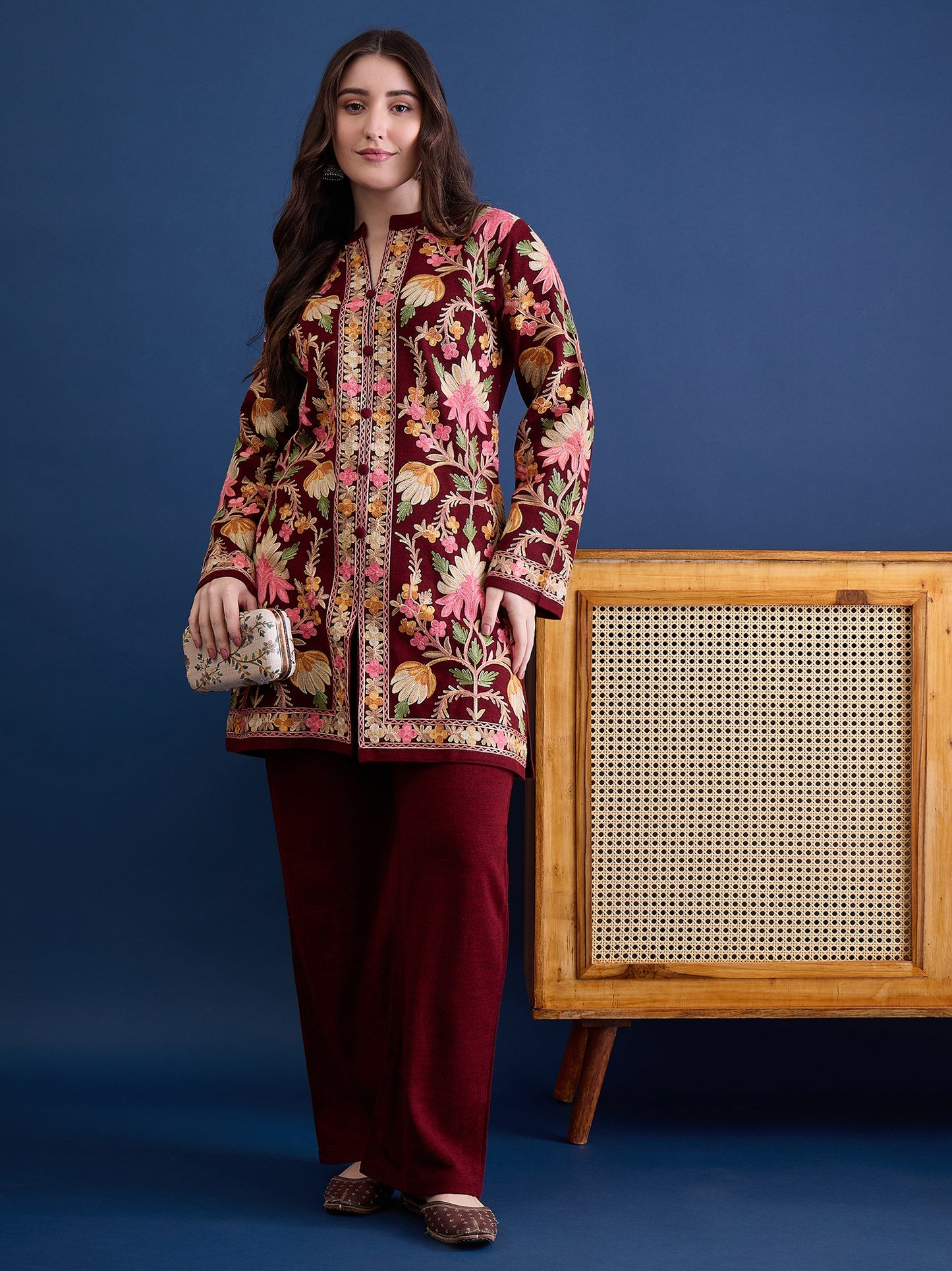 Women’S Embroidered Woolen Kurta With Straight-Fit Pants Co-Set Mehroon