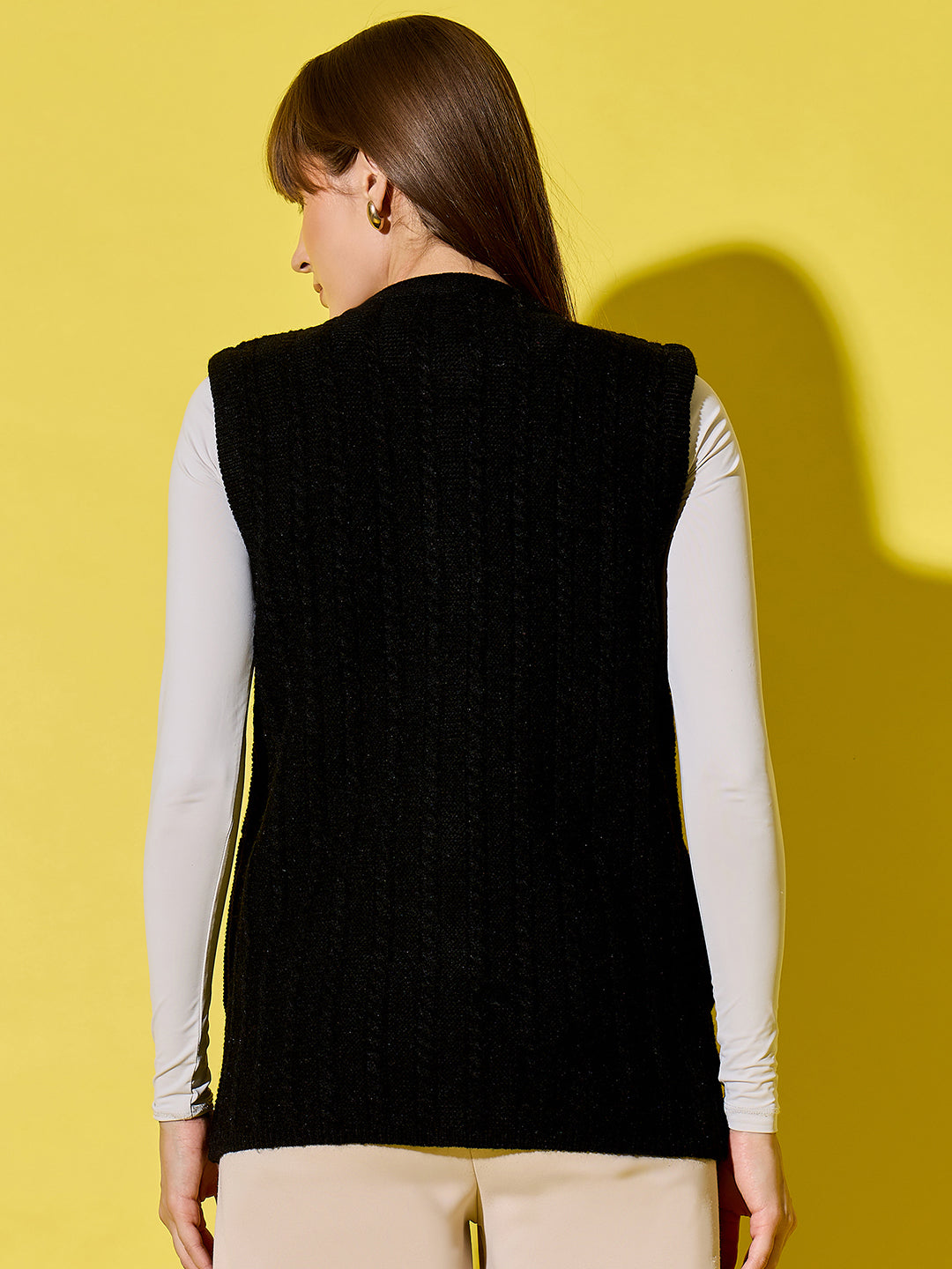 Embroidery Woolen Sleeveless Cardigan
