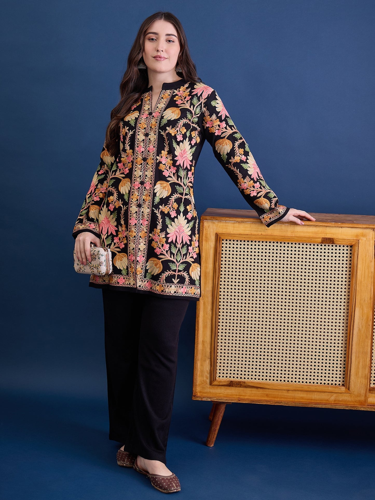 Women’S Embroidered Woolen Kurta With Straight-Fit Pants Co-Set Black