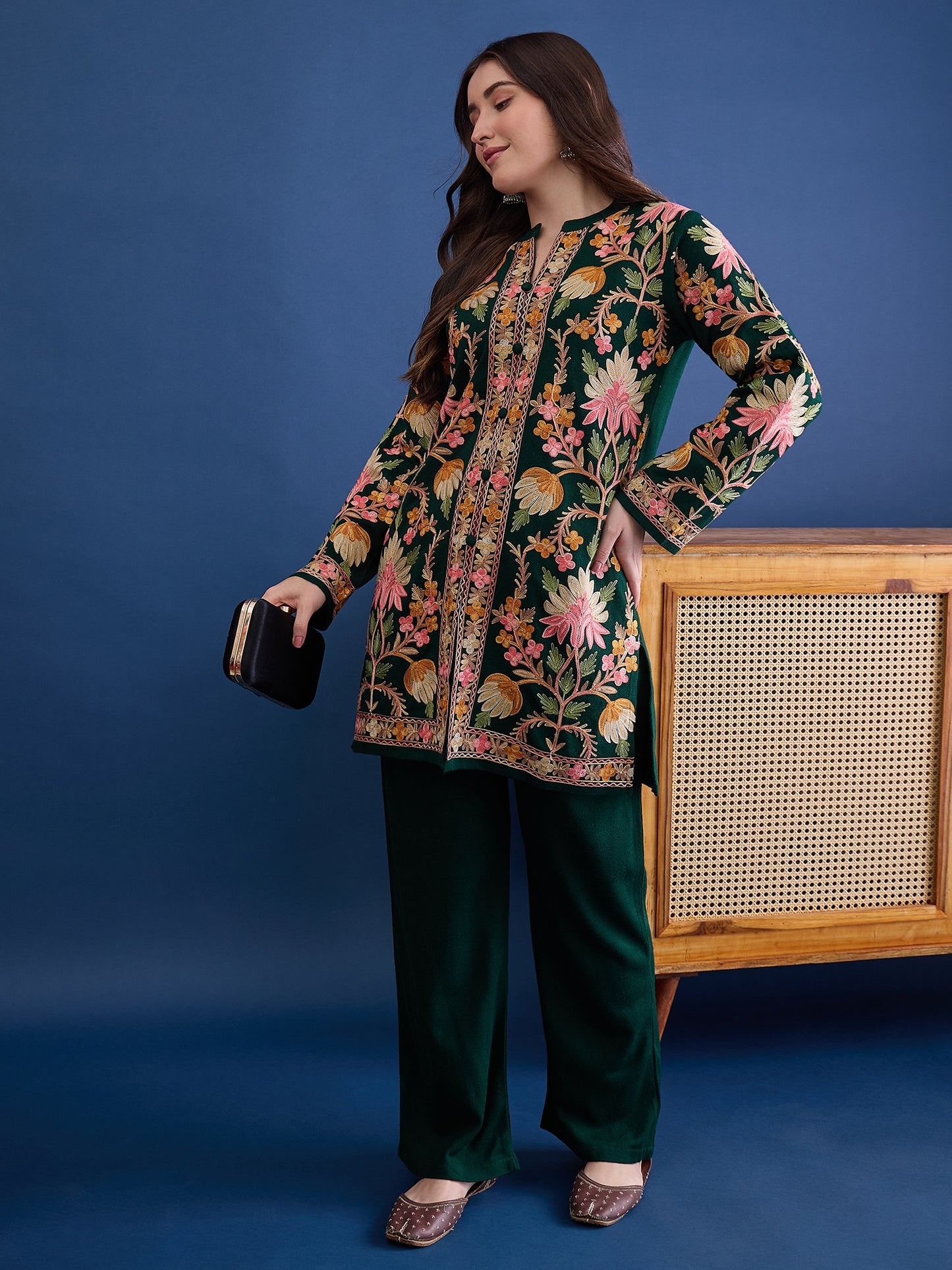 Women’S Embroidered Woolen Kurta With Straight-Fit Pants Co-Set Green