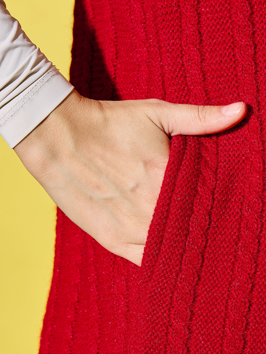 Embroidery Woolen Sleeveless Cardigan