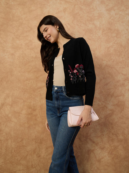 Clapton Women’s Black Knitted Floral Embroidered Cardigan 6110