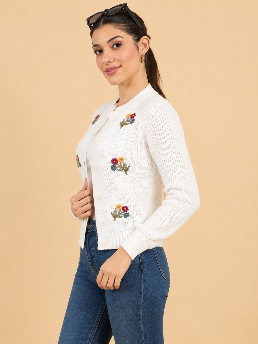 CLAPTON Women's WHITE Knitted Floral Embroidered Cardigan